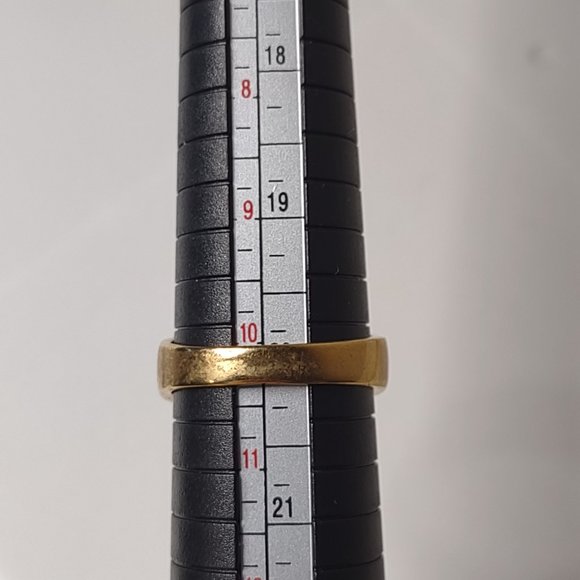 Gold Tone And Red Stone Ring Size 10.25 - Picture 9 of 9